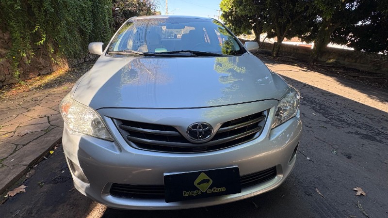 TOYOTA COROLLA GLI 1.8 2013/2014 ESTAÇÃO DO CARRO ESTRELA / Carros no Vale