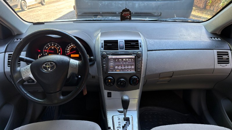 TOYOTA COROLLA GLI 1.8 2013/2014 ESTAÇÃO DO CARRO ESTRELA / Carros no Vale