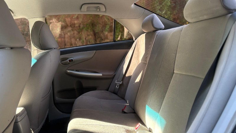 TOYOTA COROLLA GLI 1.8 2013/2014 ESTAÇÃO DO CARRO ESTRELA / Carros no Vale