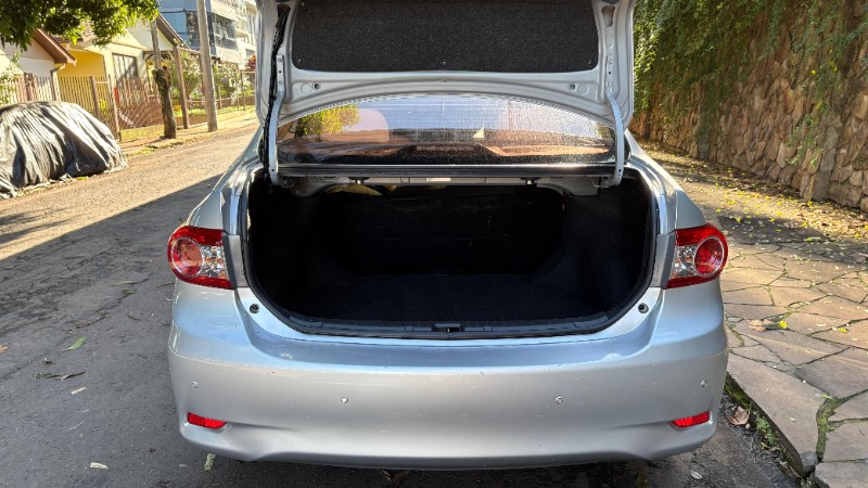 TOYOTA COROLLA GLI 1.8 2013/2014 ESTAÇÃO DO CARRO ESTRELA / Carros no Vale