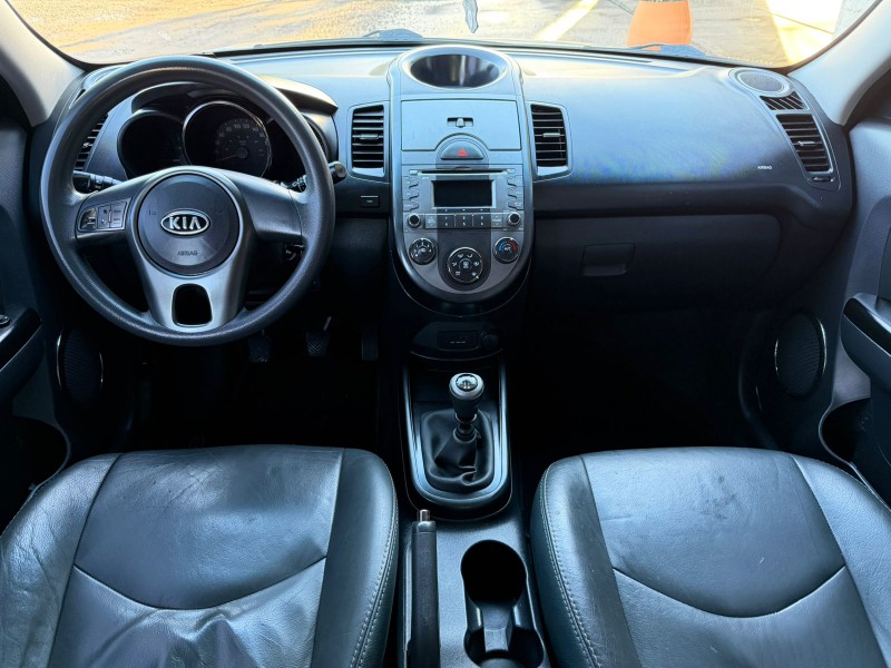 KIA SOUL 1.6 /2010 MENEGHINI VEÍCULOS ARROIO DO MEIO / Carros no Vale
