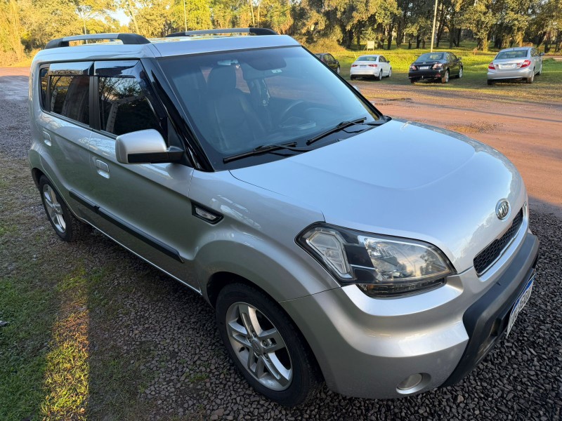 KIA SOUL 1.6 /2010 MENEGHINI VEÍCULOS ARROIO DO MEIO / Carros no Vale