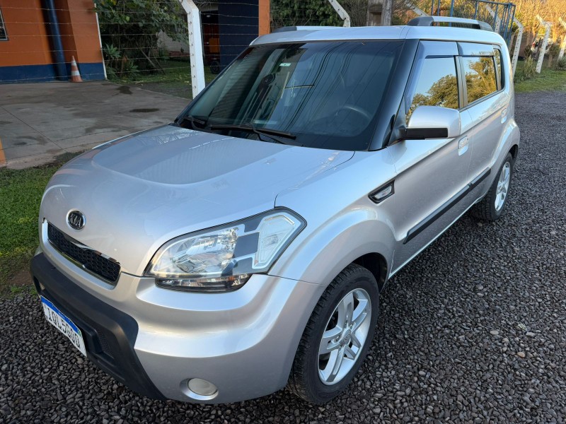 KIA SOUL 1.6 /2010 MENEGHINI VEÍCULOS ARROIO DO MEIO / Carros no Vale