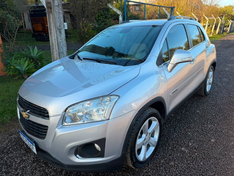 CHEVROLET TRACKER 1.8 LTZ /2016 MENEGHINI VEÍCULOS ARROIO DO MEIO / Carros no Vale CHEVROLET TRACKER 1.8 LTZ /2016 MENEGHINI VEÍCULOS ARROIO DO MEIO / Carros no Vale