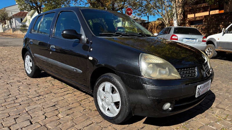 RENAULT CLIO HATCH PRIVILEGE 1.0 16V FLEX 2004 2004/2004 COMPLETO VEÍCULOS GUAPORÉ / Carros no Vale RENAULT CLIO HATCH PRIVILEGE 1.0 16V FLEX 2004 2004/2004 COMPLETO VEÍCULOS GUAPORÉ / Carros no Vale