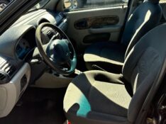 RENAULT CLIO HATCH PRIVILEGE 1.0 16V FLEX 2004 2004/2004 COMPLETO VEÍCULOS GUAPORÉ / Carros no Vale