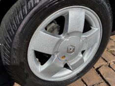 RENAULT CLIO HATCH PRIVILEGE 1.0 16V FLEX 2004 2004/2004 COMPLETO VEÍCULOS GUAPORÉ / Carros no Vale