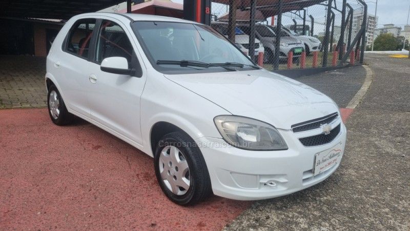 CHEVROLET CELTA 1.0 MPFI LT 8V 2013/2014 HUBNER MULTIMARCAS FARROUPILHA / Carros no Vale