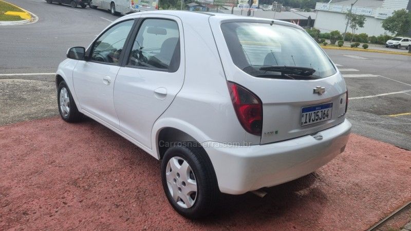 CHEVROLET CELTA 1.0 MPFI LT 8V 2013/2014 HUBNER MULTIMARCAS FARROUPILHA / Carros no Vale