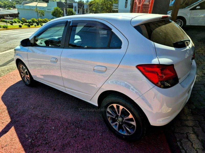 CHEVROLET ONIX 1.4 MPFI LTZ 8V 2015/2015 HUBNER MULTIMARCAS FARROUPILHA / Carros no Vale