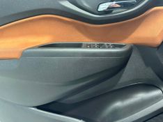Chevrolet Onix 1.4 Active 2018/2018 SIM VEÍCULOS PORTO ALEGRE / Carros no Vale