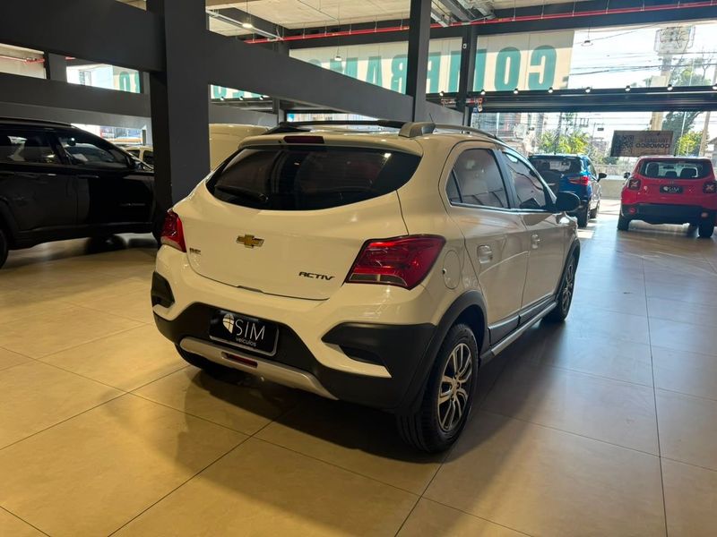Chevrolet Onix 1.4 Active 2018/2018 SIM VEÍCULOS PORTO ALEGRE / Carros no Vale