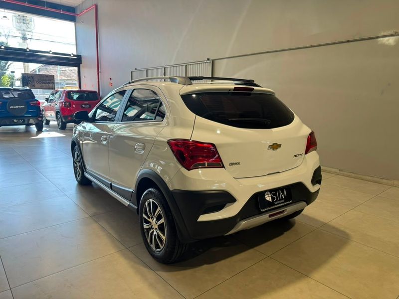 Chevrolet Onix 1.4 Active 2018/2018 SIM VEÍCULOS PORTO ALEGRE / Carros no Vale