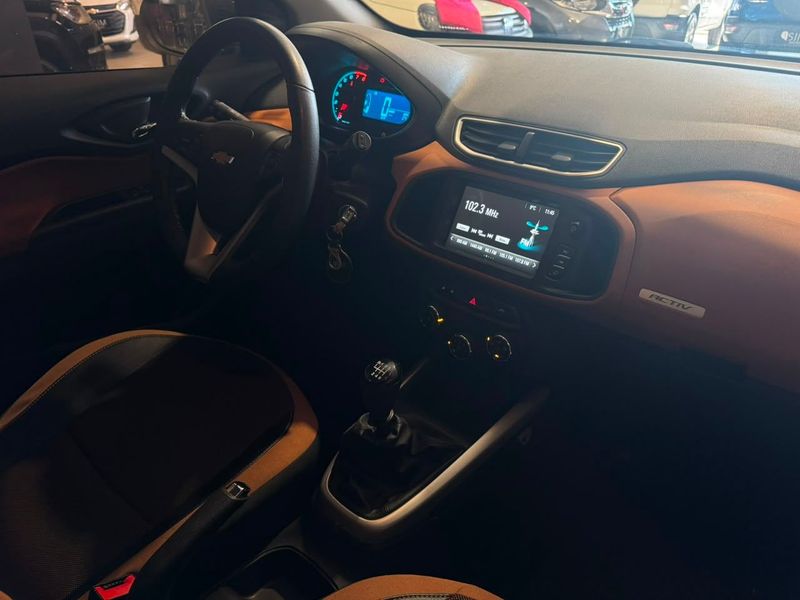 Chevrolet Onix 1.4 Active 2018/2018 SIM VEÍCULOS PORTO ALEGRE / Carros no Vale