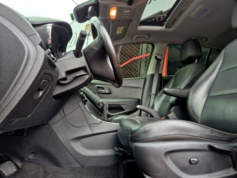 CHEVROLET TRACKER 1.4 16V PREMIER TURBO 2017/2018 HUBNER MULTIMARCAS FARROUPILHA / Carros no Vale