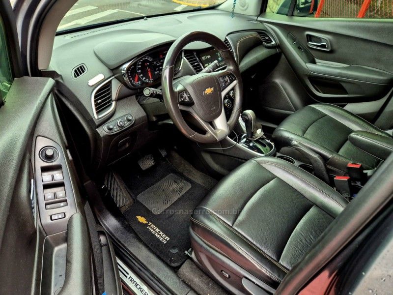 CHEVROLET TRACKER 1.4 16V PREMIER TURBO 2017/2018 HUBNER MULTIMARCAS FARROUPILHA / Carros no Vale