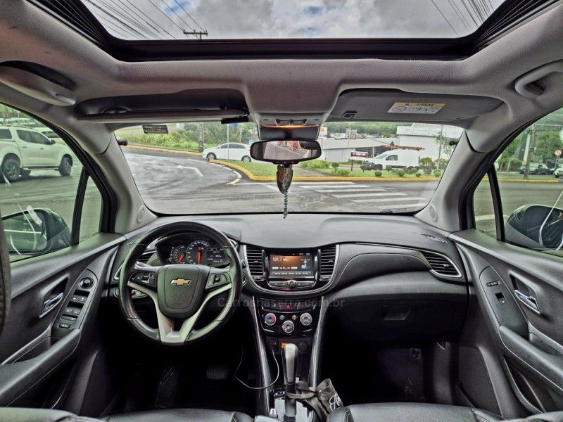 CHEVROLET TRACKER 1.4 16V PREMIER TURBO 2017/2018 HUBNER MULTIMARCAS FARROUPILHA / Carros no Vale