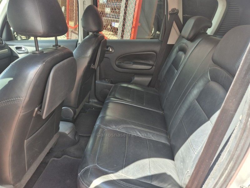 CITROËN C3 PICASSO 1.6 GLX 16V 2011/2012 HUBNER MULTIMARCAS FARROUPILHA / Carros no Vale