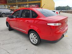 FIAT GRAND SIENA 1.6 MPI ESSENCE 16V AUTOMATIZADO 2015/2016 HUBNER MULTIMARCAS FARROUPILHA / Carros no Vale
