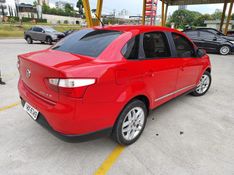 FIAT GRAND SIENA 1.6 MPI ESSENCE 16V AUTOMATIZADO 2015/2016 HUBNER MULTIMARCAS FARROUPILHA / Carros no Vale