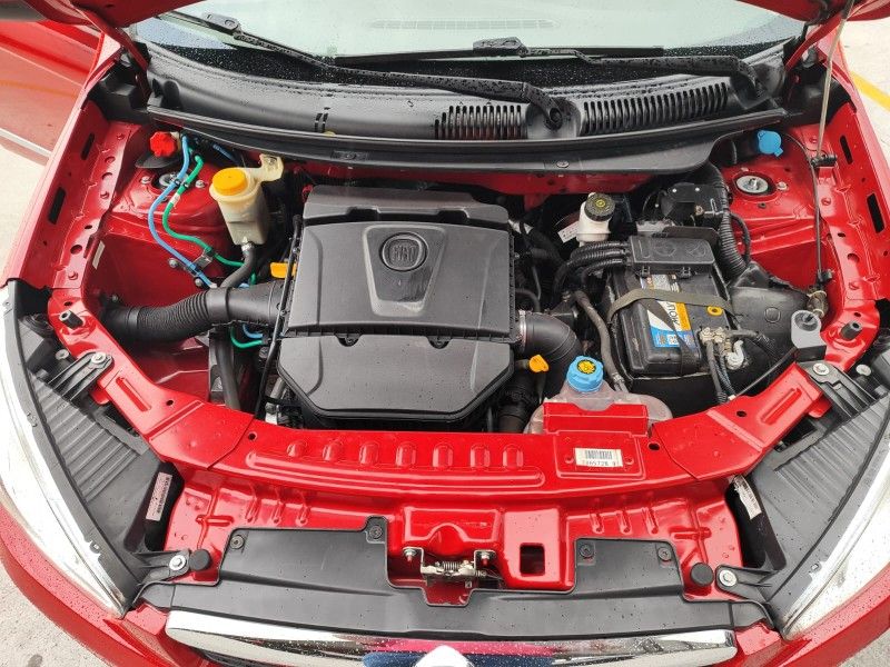 FIAT GRAND SIENA 1.6 MPI ESSENCE 16V AUTOMATIZADO 2015/2016 HUBNER MULTIMARCAS FARROUPILHA / Carros no Vale FIAT GRAND SIENA 1.6 MPI ESSENCE 16V AUTOMATIZADO 2015/2016 HUBNER MULTIMARCAS FARROUPILHA / Carros no Vale