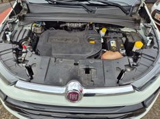 FIAT TORO 2.0 16V TURBO FREEDOM 4WD 2018/2019 HUBNER MULTIMARCAS FARROUPILHA / Carros no Vale