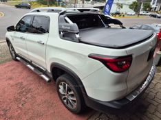 FIAT TORO 2.0 16V TURBO FREEDOM 4WD 2018/2019 HUBNER MULTIMARCAS FARROUPILHA / Carros no Vale