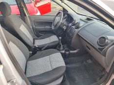 FORD FIESTA 1.0 MPI SEDAN 8V 2012/2013 HUBNER MULTIMARCAS FARROUPILHA / Carros no Vale