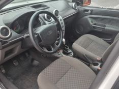 FORD FIESTA 1.6 MPI 8V 2012/2013 HUBNER MULTIMARCAS FARROUPILHA / Carros no Vale