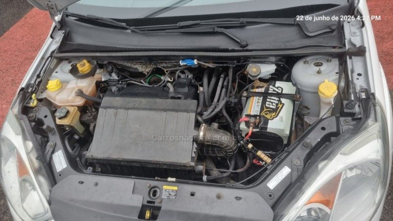 FORD FIESTA 1.6 MPI 8V 2012/2013 HUBNER MULTIMARCAS FARROUPILHA / Carros no Vale