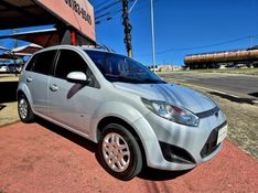 FORD FIESTA 1.6 MPI CLASS HATCH 8V 2013/2014 HUBNER MULTIMARCAS FARROUPILHA / Carros no Vale