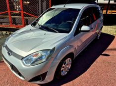FORD FIESTA 1.6 MPI CLASS HATCH 8V 2013/2014 HUBNER MULTIMARCAS FARROUPILHA / Carros no Vale