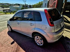 FORD FIESTA 1.6 MPI CLASS HATCH 8V 2013/2014 HUBNER MULTIMARCAS FARROUPILHA / Carros no Vale