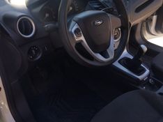 FORD FIESTA 1.6 SEL SEDAN 16V 2017/2017 HUBNER MULTIMARCAS FARROUPILHA / Carros no Vale