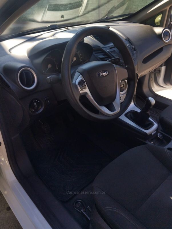 FORD FIESTA 1.6 SEL SEDAN 16V 2017/2017 HUBNER MULTIMARCAS FARROUPILHA / Carros no Vale FORD FIESTA 1.6 SEL SEDAN 16V 2017/2017 HUBNER MULTIMARCAS FARROUPILHA / Carros no Vale
