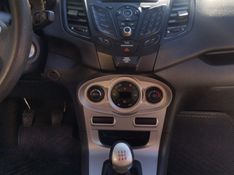 FORD FIESTA 1.6 SEL SEDAN 16V 2017/2017 HUBNER MULTIMARCAS FARROUPILHA / Carros no Vale