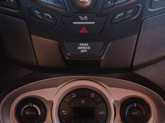 FORD FIESTA 1.6 SEL SEDAN 16V 2017/2017 HUBNER MULTIMARCAS FARROUPILHA / Carros no Vale