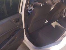 FORD FIESTA 1.6 SEL SEDAN 16V 2017/2017 HUBNER MULTIMARCAS FARROUPILHA / Carros no Vale