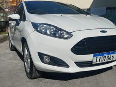 FORD FIESTA 1.6 SEL SEDAN 16V 2017/2017 HUBNER MULTIMARCAS FARROUPILHA / Carros no Vale