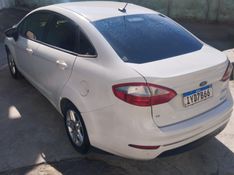 FORD FIESTA 1.6 SEL SEDAN 16V 2017/2017 HUBNER MULTIMARCAS FARROUPILHA / Carros no Vale