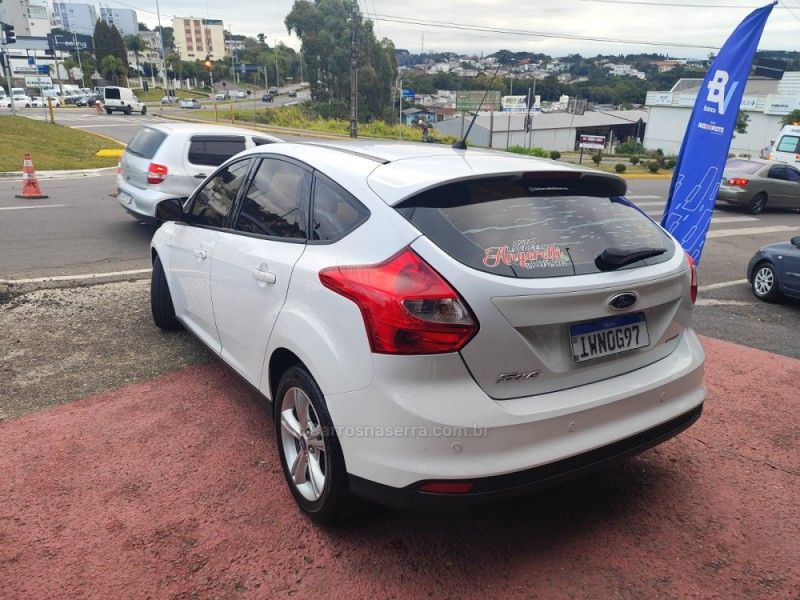 FORD FOCUS 1.6 SE 16V 2014/2015 HUBNER MULTIMARCAS FARROUPILHA / Carros no Vale FORD FOCUS 1.6 SE 16V 2014/2015 HUBNER MULTIMARCAS FARROUPILHA / Carros no Vale