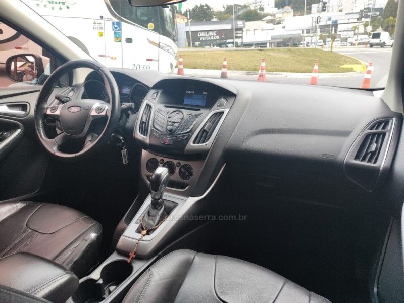 FORD FOCUS 1.6 SE 16V 2014/2015 HUBNER MULTIMARCAS FARROUPILHA / Carros no Vale FORD FOCUS 1.6 SE 16V 2014/2015 HUBNER MULTIMARCAS FARROUPILHA / Carros no Vale