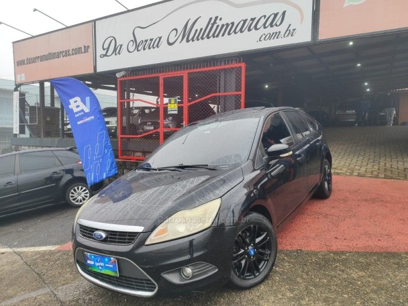 FORD FOCUS 2.0 GHIA 16V 2010/2011 HUBNER MULTIMARCAS FARROUPILHA / Carros no Vale FORD FOCUS 2.0 GHIA 16V 2010/2011 HUBNER MULTIMARCAS FARROUPILHA / Carros no Vale