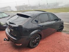 FORD FOCUS 2.0 GHIA 16V 2010/2011 HUBNER MULTIMARCAS FARROUPILHA / Carros no Vale