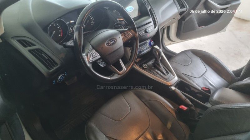 FORD FOCUS 2.0 SE FASTBACK 16V 2017/2018 HUBNER MULTIMARCAS FARROUPILHA / Carros no Vale FORD FOCUS 2.0 SE FASTBACK 16V 2017/2018 HUBNER MULTIMARCAS FARROUPILHA / Carros no Vale