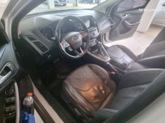 FORD FOCUS 2.0 SE FASTBACK 16V 2017/2018 HUBNER MULTIMARCAS FARROUPILHA / Carros no Vale