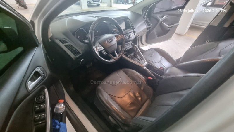 FORD FOCUS 2.0 SE FASTBACK 16V 2017/2018 HUBNER MULTIMARCAS FARROUPILHA / Carros no Vale FORD FOCUS 2.0 SE FASTBACK 16V 2017/2018 HUBNER MULTIMARCAS FARROUPILHA / Carros no Vale