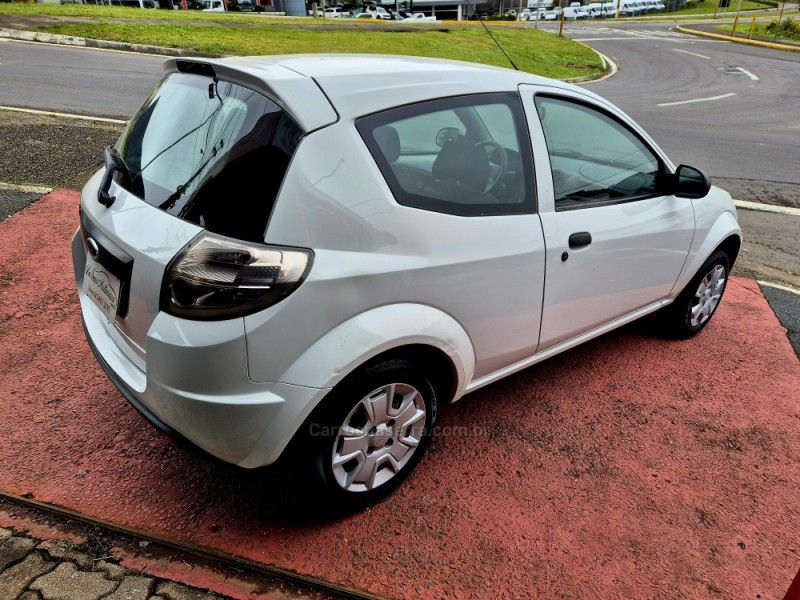 FORD KA 1.0 MPI 8V 2012/2013 HUBNER MULTIMARCAS FARROUPILHA / Carros no Vale