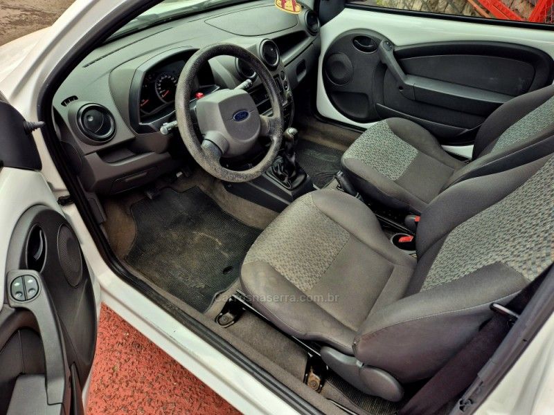 FORD KA 1.0 MPI 8V 2012/2013 HUBNER MULTIMARCAS FARROUPILHA / Carros no Vale
