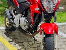 Honda Motos CB 300R 2014/2015 HUBNER MULTIMARCAS FARROUPILHA / Carros no Vale